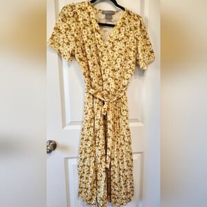 Floral Feminine Yellow Dress With Pleated Skirt